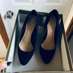 LC Lauren Conrad Classic Black Heels